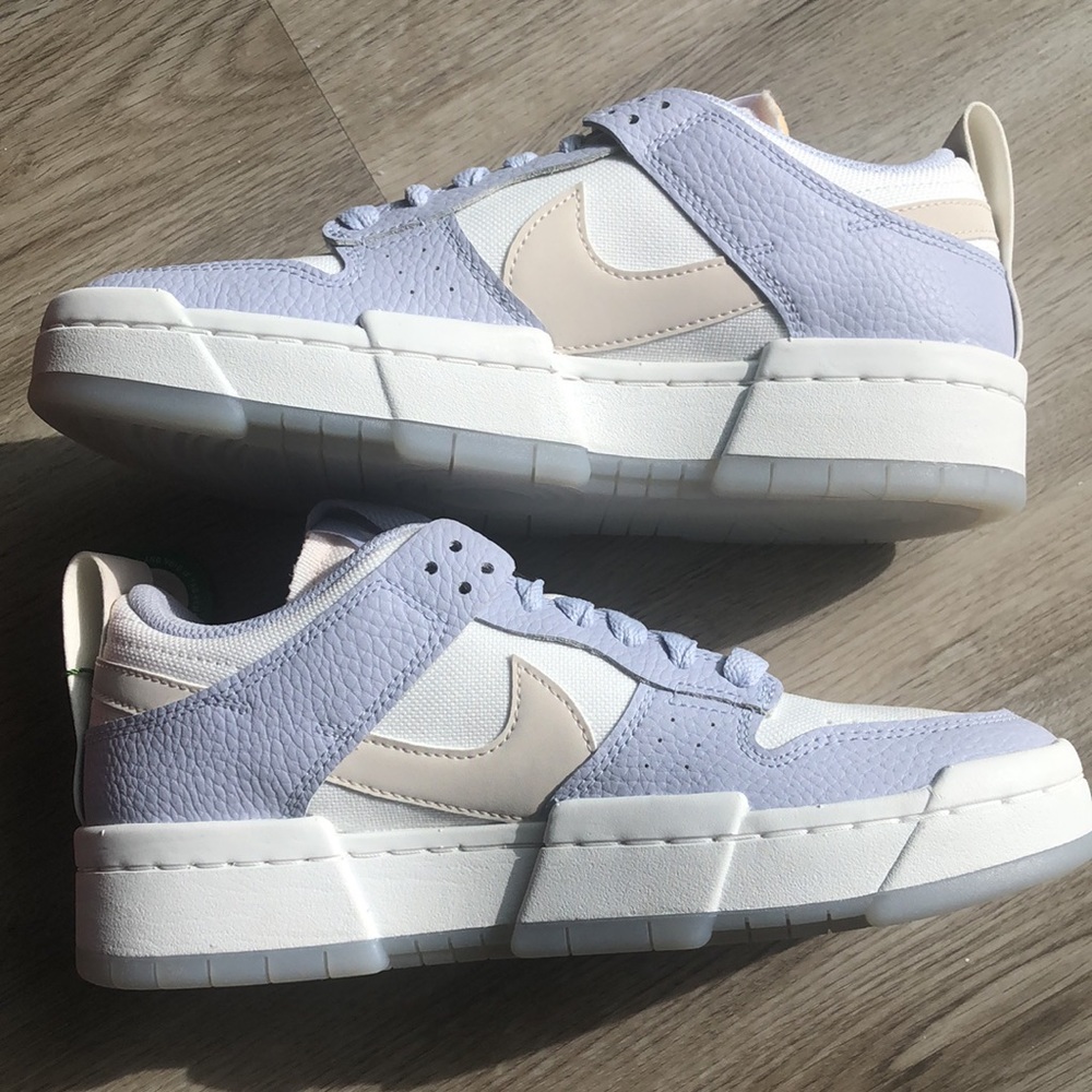 Sz 8.5 women’s Dunk Low Disrupt
